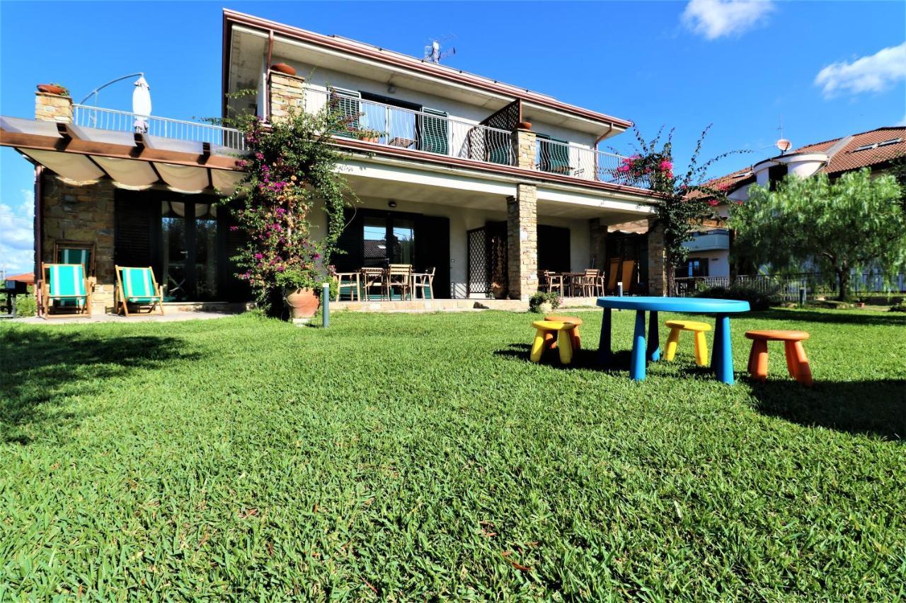 Villa Di Marinella Ашеа Екстер'єр фото