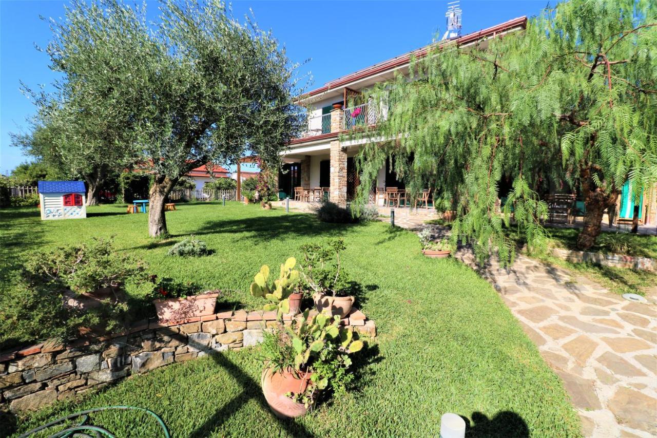 Villa Di Marinella Ашеа Екстер'єр фото